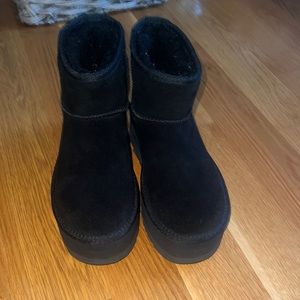 Mini platform black uggs
